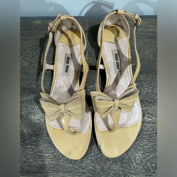Miu Miu sandals with an open-toe design. - Picture 1 of 2